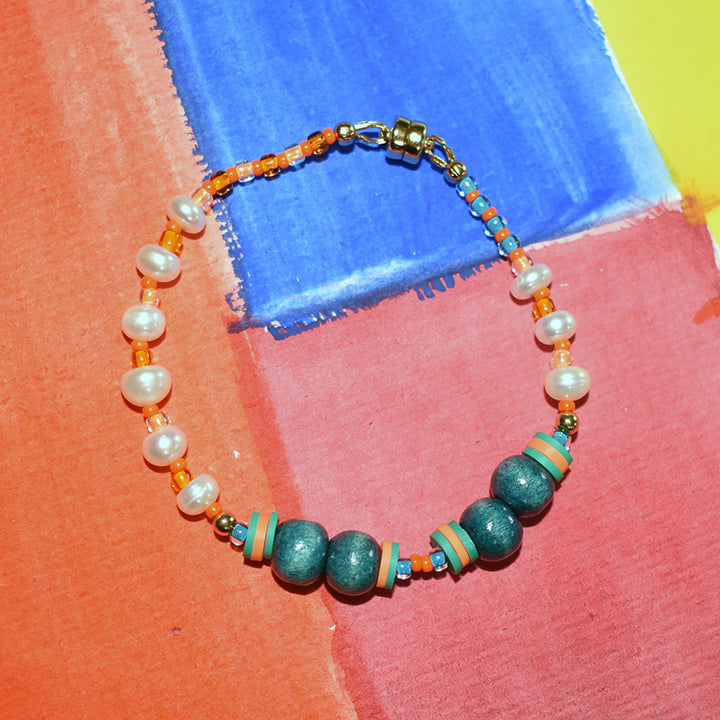 Warren Freshwater Pearl and Wood Bracelet in Emerald Green