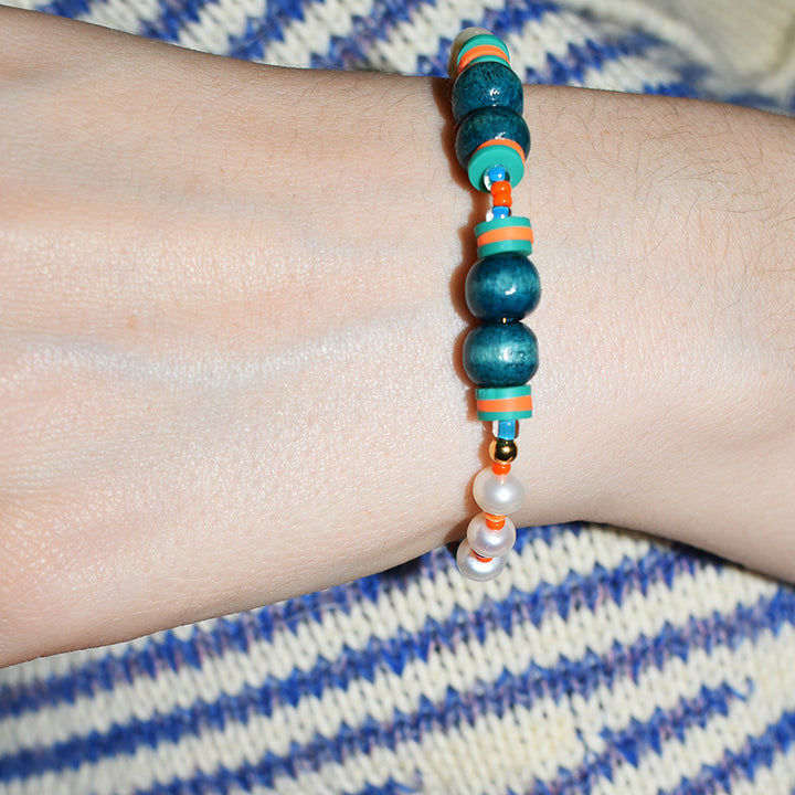 Warren Freshwater Pearl and Wood Bracelet in Emerald Green