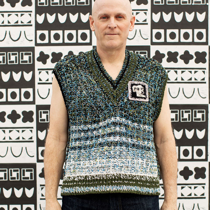 V-Neck Gradient Sweater Vest With Dog Patch