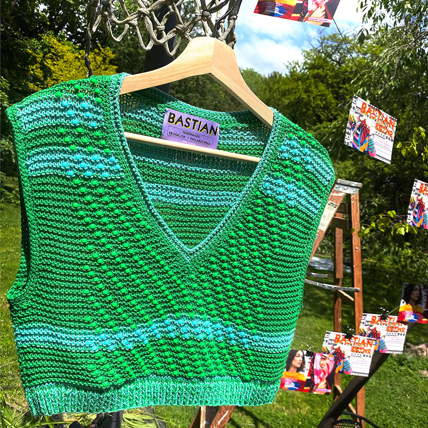 Green Cropped V-Neck Knit Tank With Plastic Pony Beads