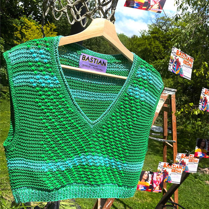 Green Cropped V-Neck Knit Tank With Plastic Pony Beads